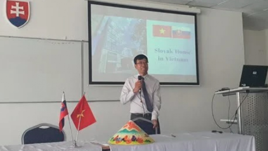Vietnam’s images introduced at summer camp in Slovakia